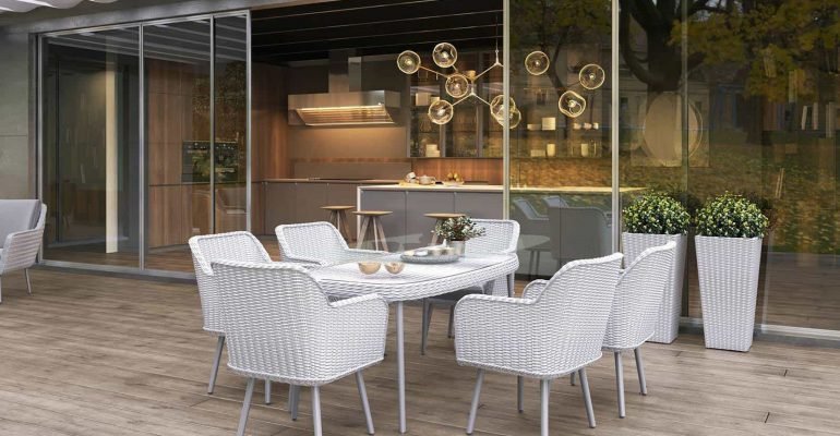 Duży stół ogrodowy – idealne miejsce do podawania posiłków